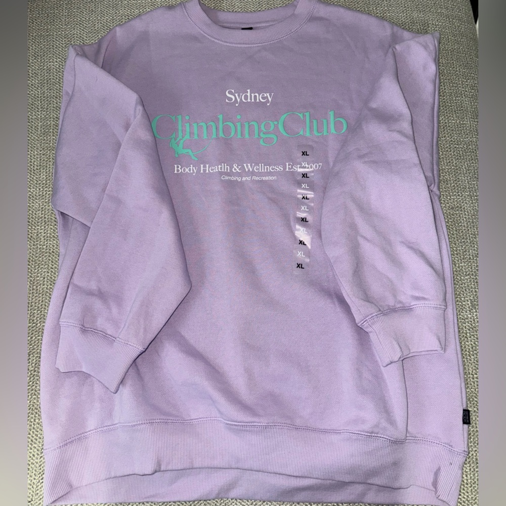 NWT Cotton On Body crewneck!